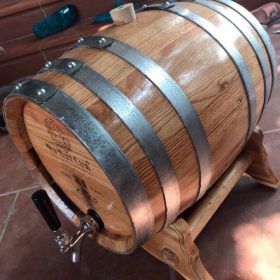 Thùng gỗ sồi đựng rượu