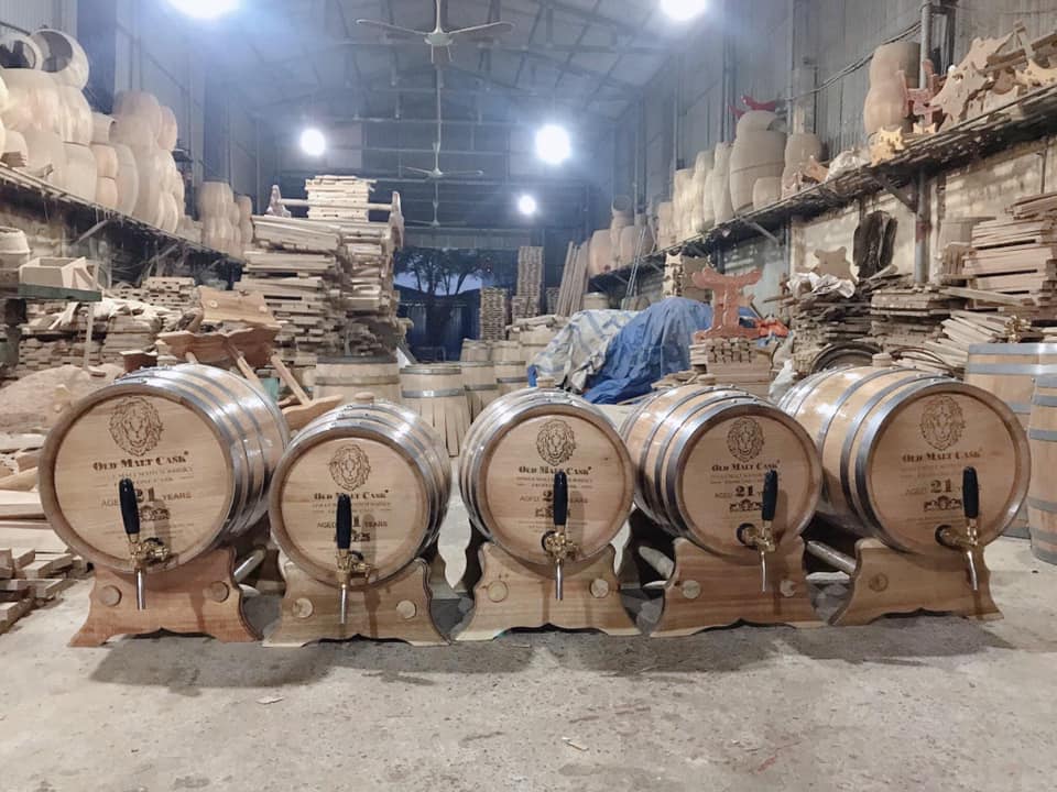 Xưởng sản xuất thùng rượu gỗ sồi Thanh Minh, bán thùng gỗ sồi đựng rượu trực tiếp giá tại xưởng tốt nhất.